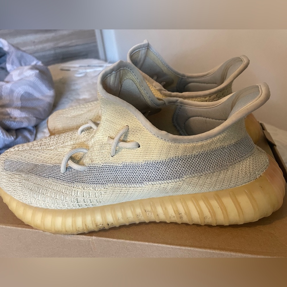 Yeezy Boost 350 V2